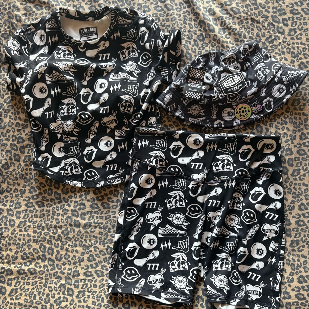 WOMEN'S CROPPED ACTIVE SET IN COOL KID [MIDNIGHT EDITION]